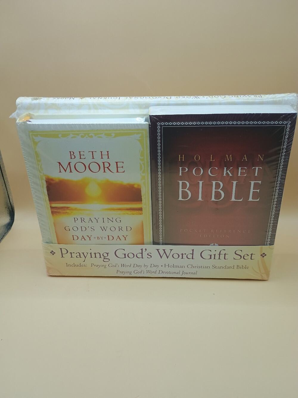 Beth Moore Praying God’s Word 3-Book Gift Set HCSB Bible & Devotional Journal